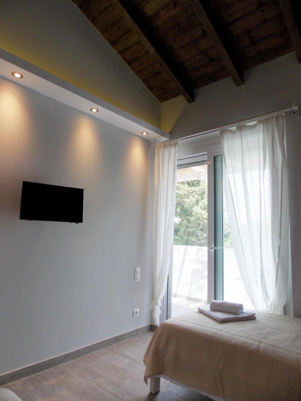 Villa Nikos Kastellanoi (Parelioi, Corfu)
